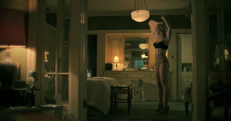 Kiernan Shipka photo 1340