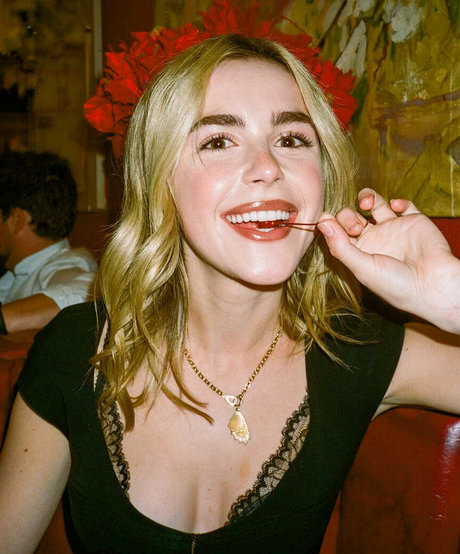 Kiernan Shipka photo 1347