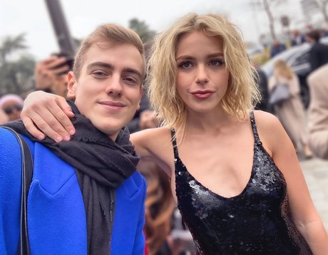 Kiernan Shipka photo 1353