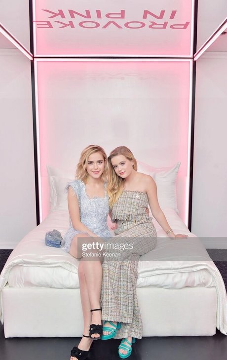 Kiernan Shipka photo 1365