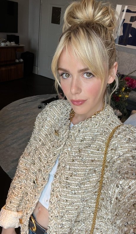 Kiernan Shipka photo 1366