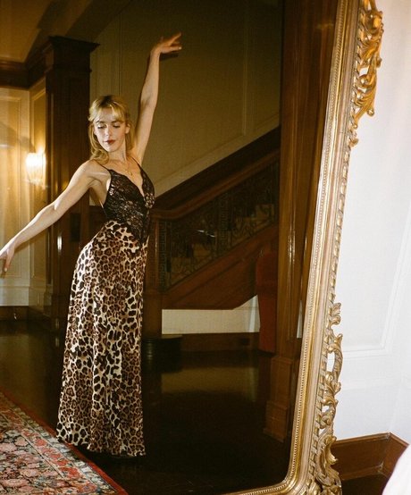 Kiernan Shipka photo 1375