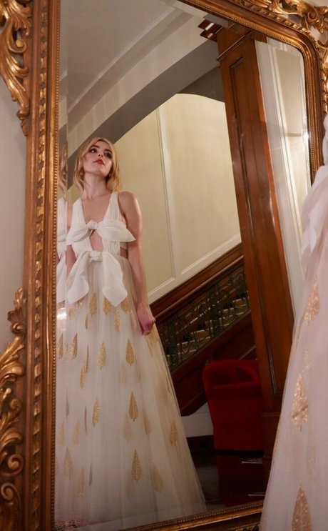 Kiernan Shipka photo 1419