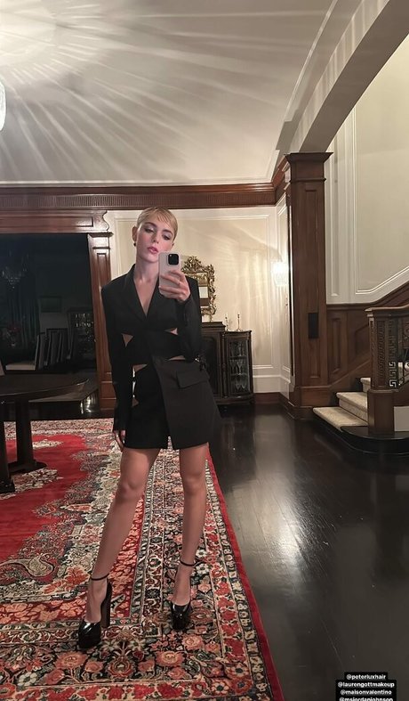 Kiernan Shipka photo 1422