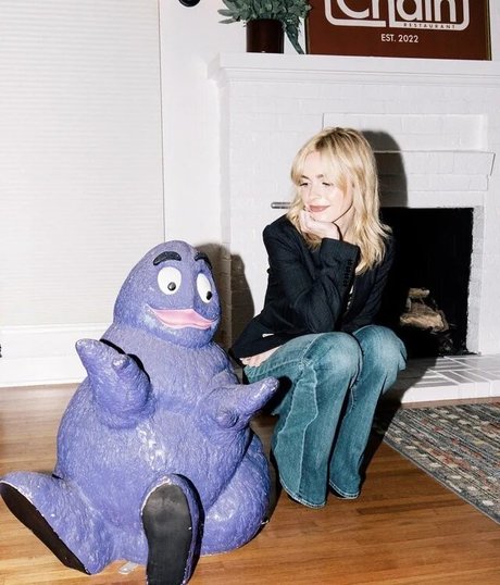 Kiernan Shipka photo 1423