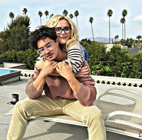 Kiernan Shipka photo 1443