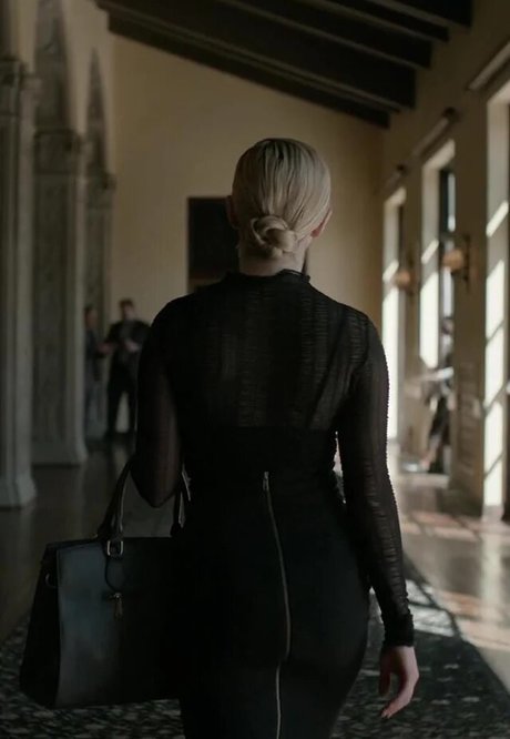 Kiernan Shipka photo 1445