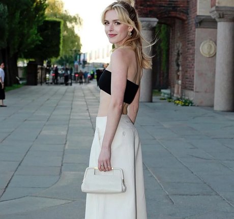 Kiernan Shipka photo 1454