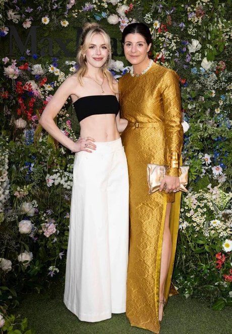 Kiernan Shipka photo 1485