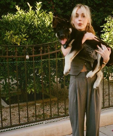 Kiernan Shipka photo 1530