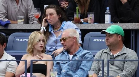 Kiernan Shipka photo 1540