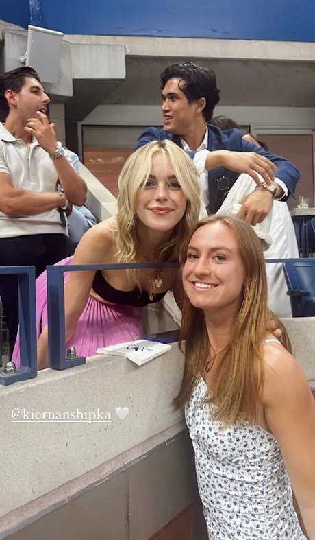 Kiernan Shipka photo 1541