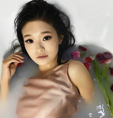 Kika Kim photo 35