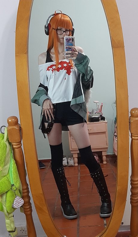 Kiki Glitter Cosplay photo 1