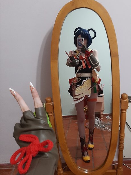 Kiki Glitter Cosplay photo 28