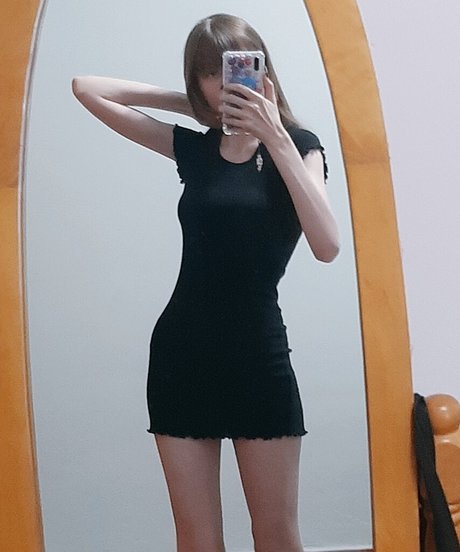 Kiki Glitter Cosplay photo 29