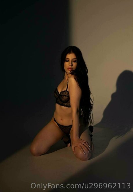 Kiki_need_you_inside photo 19