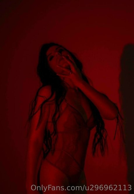 Kiki_need_you_inside photo 21