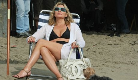 Kim Cattrall photo 31