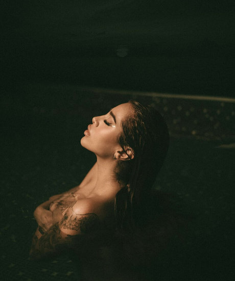 Kim Shantal photo 29