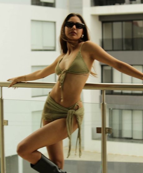 Kimberley Ametoglou photo 26