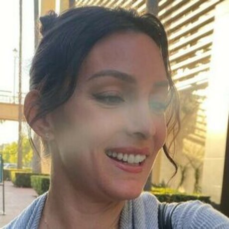 Kimberly Hrezo photo 8