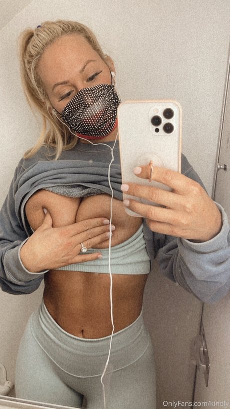 Kindly Myers photo 187