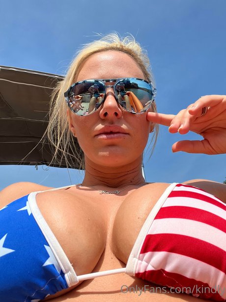 Kindly Myers photo 235