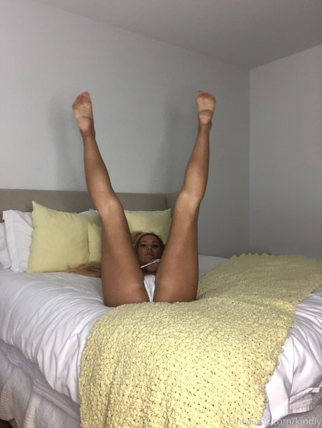 Kindly Myers photo 389