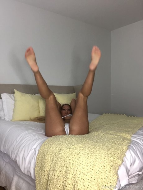 Kindly Myers photo 429