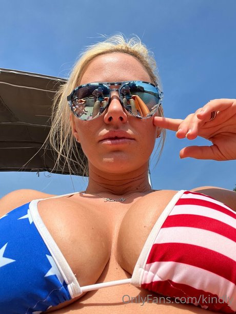 Kindly Myers photo 577