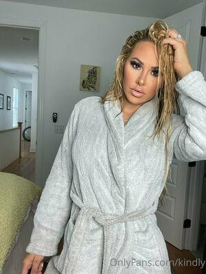 Kindly Myers photo 358