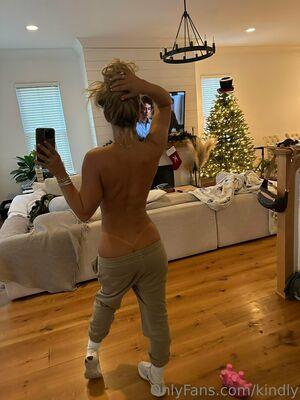 Kindly Myers photo 576
