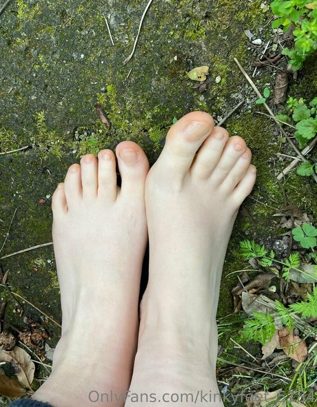 Kinkyfeet_5184 photo 1