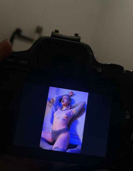 Kinkymilky photo 6