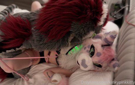 Kinkypinkkitty photo 33