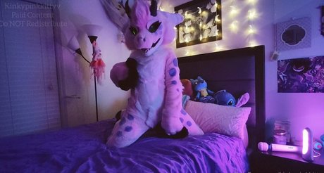 Kinkypinkkitty photo 40