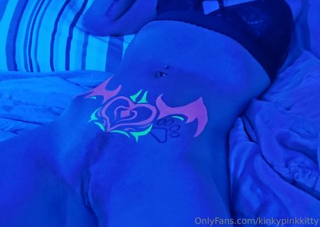 Kinkypinkkitty photo 56