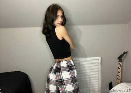 Kinsleywyatt1 photo 32