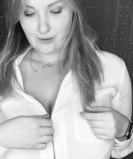 Profile photo of Kira Liv