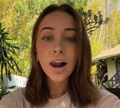 Kira Schmitt photo 36