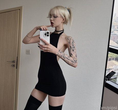KiraFemmeFatal photo 19