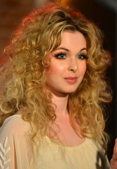 Kirsten Prout photo 4