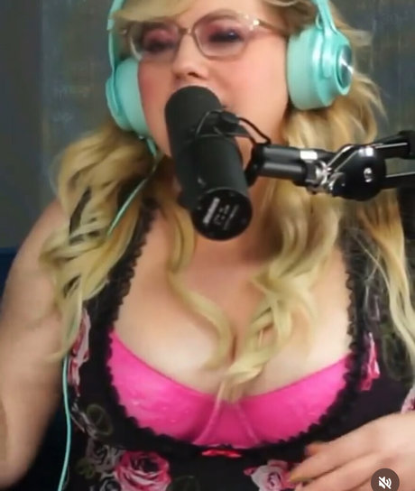 Profile photo of Kirsten Vangsness