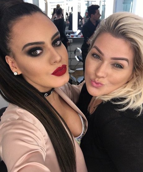 Kirsty Wells photo 13