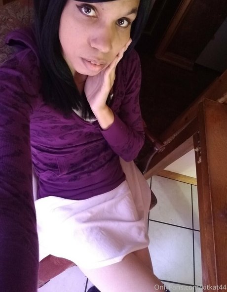 Kitkat44 photo 13