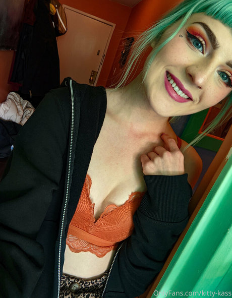 Kittykass-free photo 3