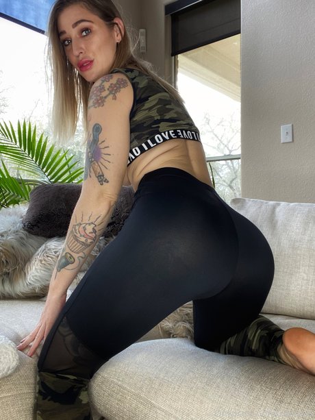 Kleio Valentien photo 48