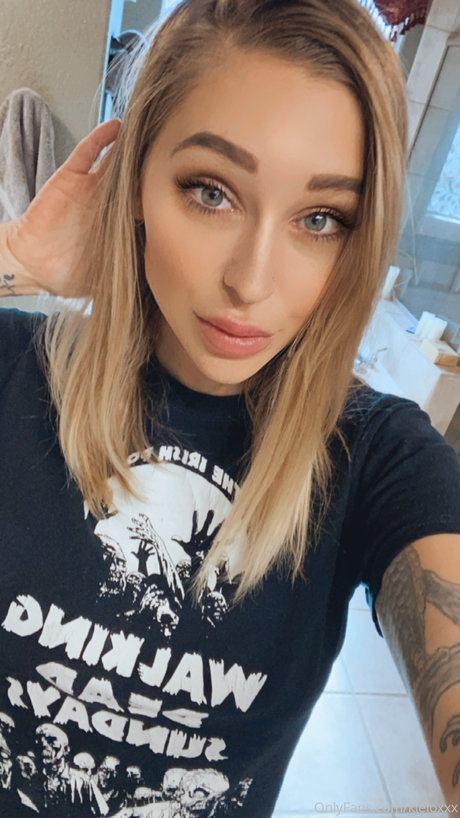 Kleio Valentien photo 152
