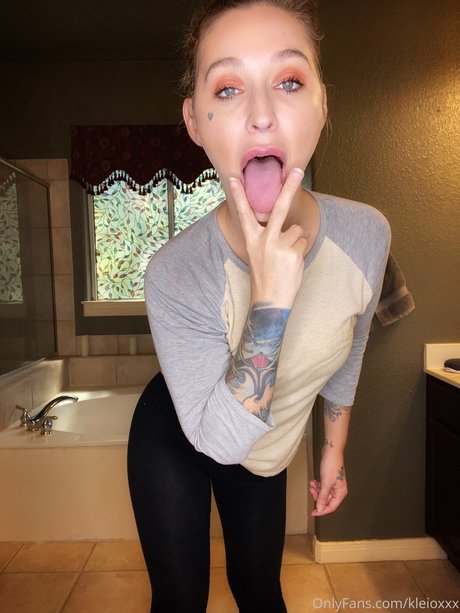 Kleio Valentien photo 445